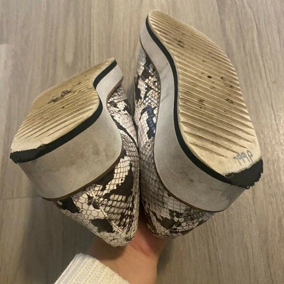 Shellys London Womens Ivory Animal Print Lace Up Athletic Sneaker Shoes Size 6.5 - Picture 4 of 7